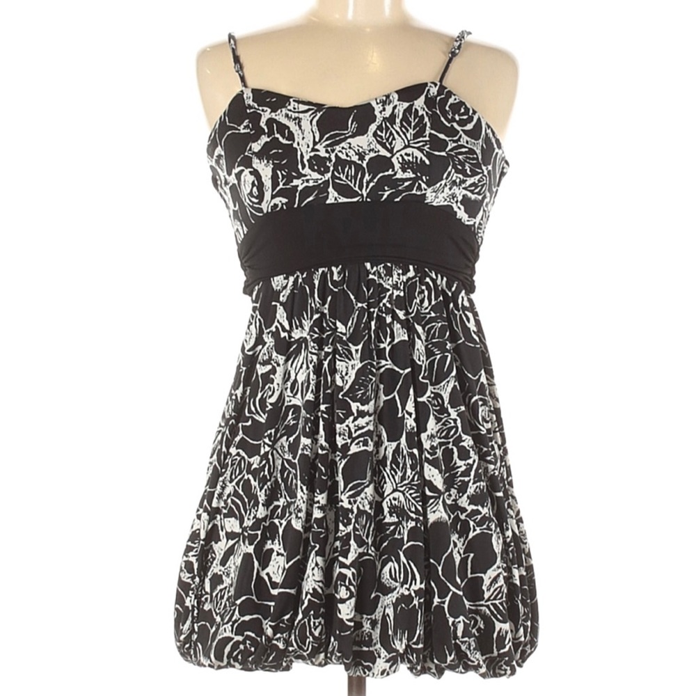 FOREVER 21 Black and White Floral Dress - M
